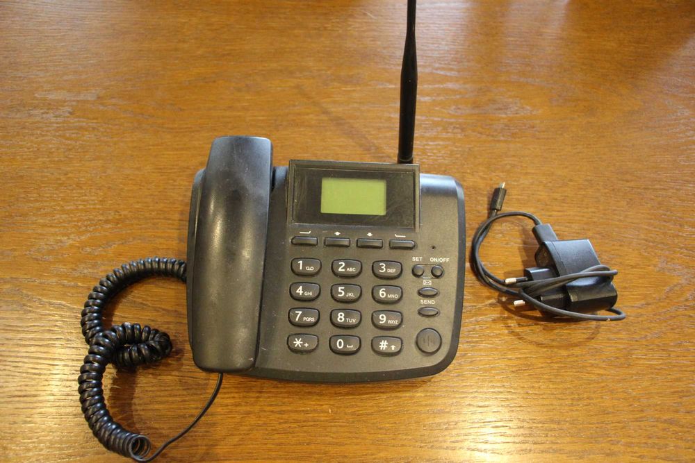 Нов стационарен GSM телефон FD3165 със SIM карта, дисплей и антена