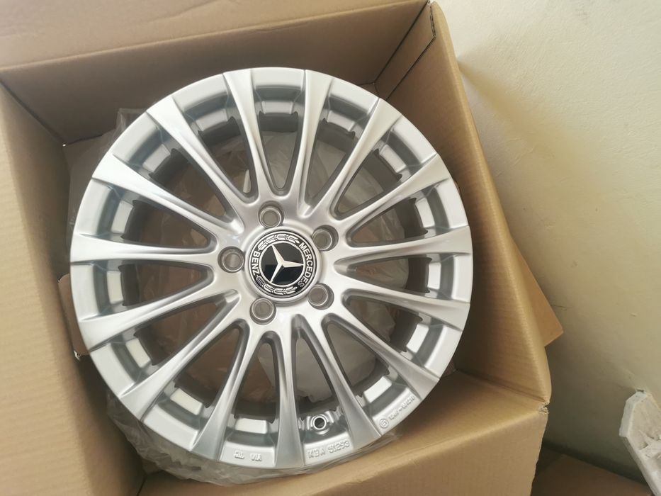 Vand jante de aliaj pentru Mercedes pe 16 marca Oxxo