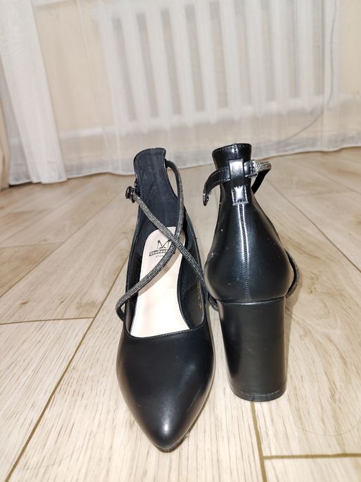 Продам черные,  стильные туфли