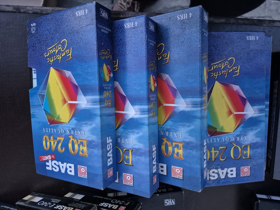 Vând lot 30 casete video VHS originale Basf, 240 minute cu filme

- 40