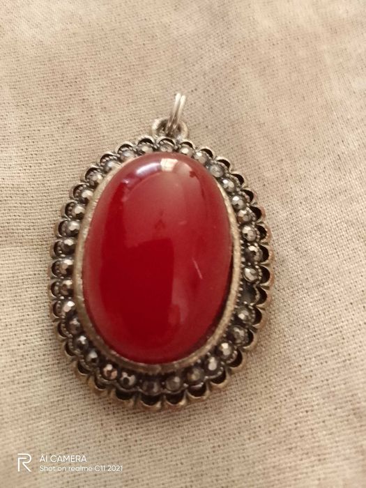 Продавам брошки Тюркоаз и Червен корал