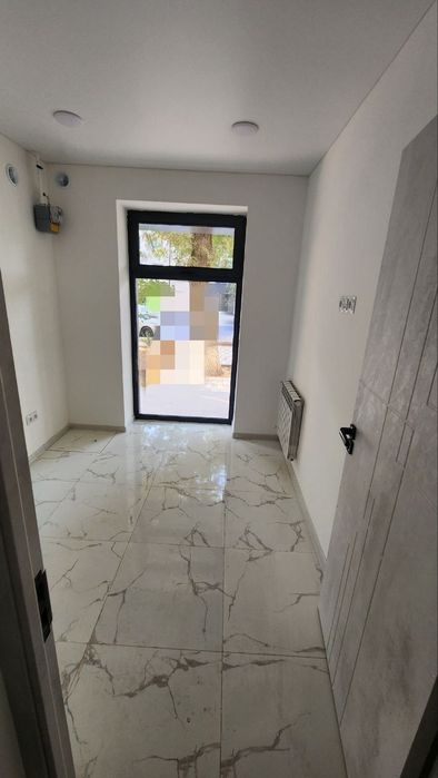 Аренда. Небольшой офис вдоль дороги