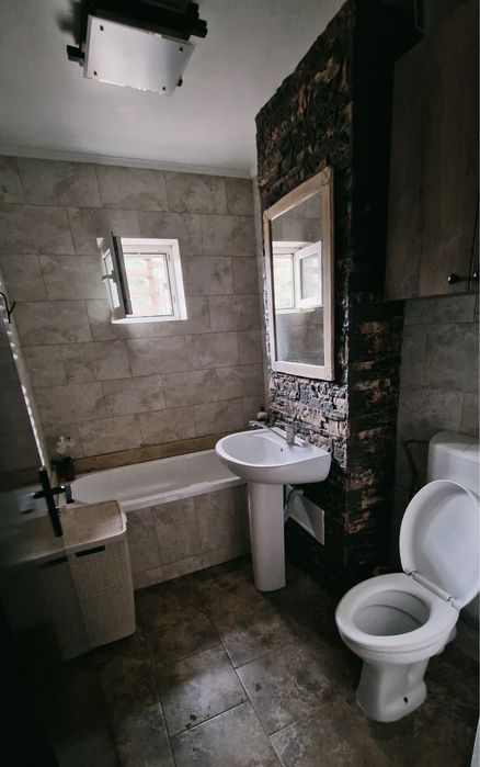 Vand apartament 3 camere decomandat-Pascani