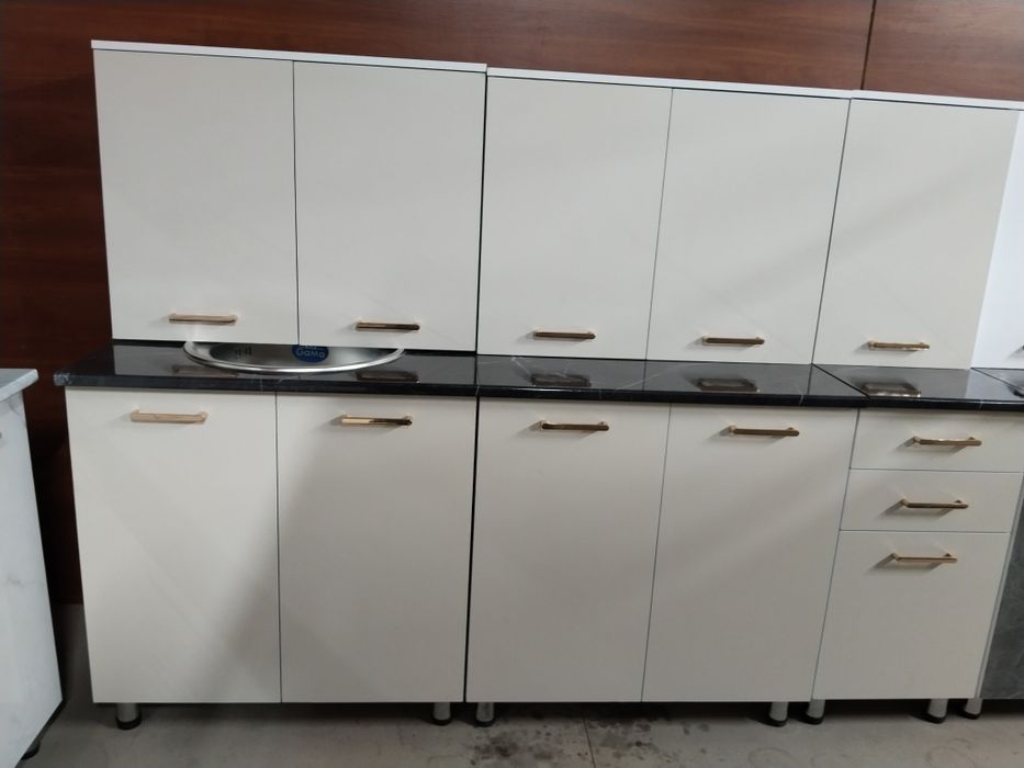 Кухынный мебель!!