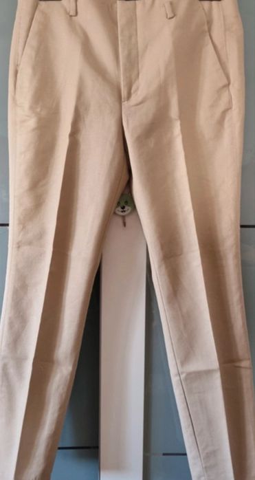 Pantaloni Zara  potriviti in orice sezon Detalii in privat .