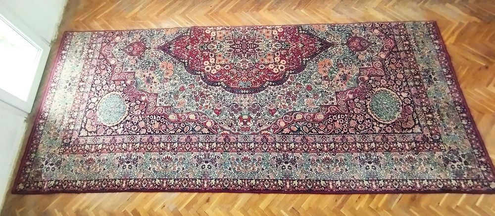 Двуместен диван и фотьойли плюс бонуси