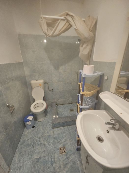 Inchiriez casa !