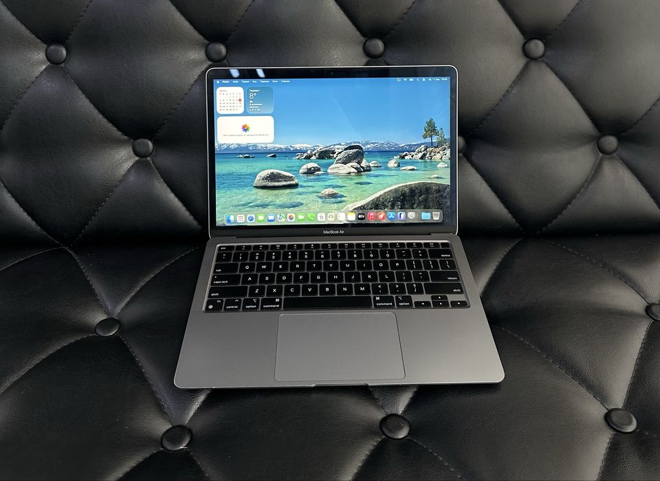 Apple MacBook Air M1 2020 года в хорошем состояние