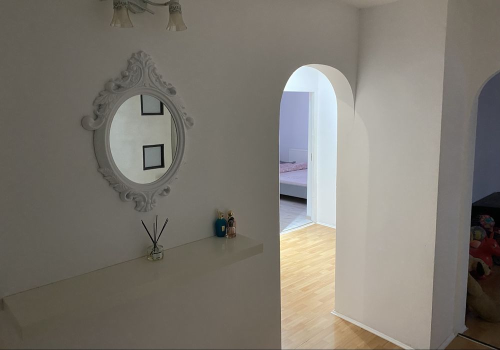 Vand apartament 3 camere decomandat