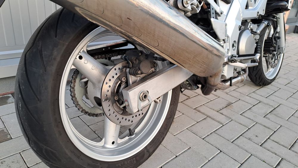 MotoFly Ploiesti vinde Suzuki SV650N 2003