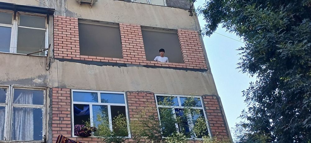 Balkonga g'isht teramiz