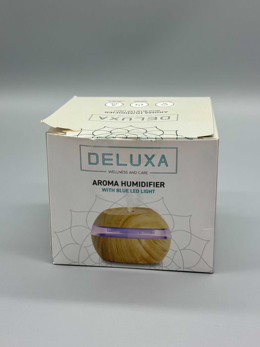DELUXA арома дифузер овлажнител с LED светлина и дървесен ефект