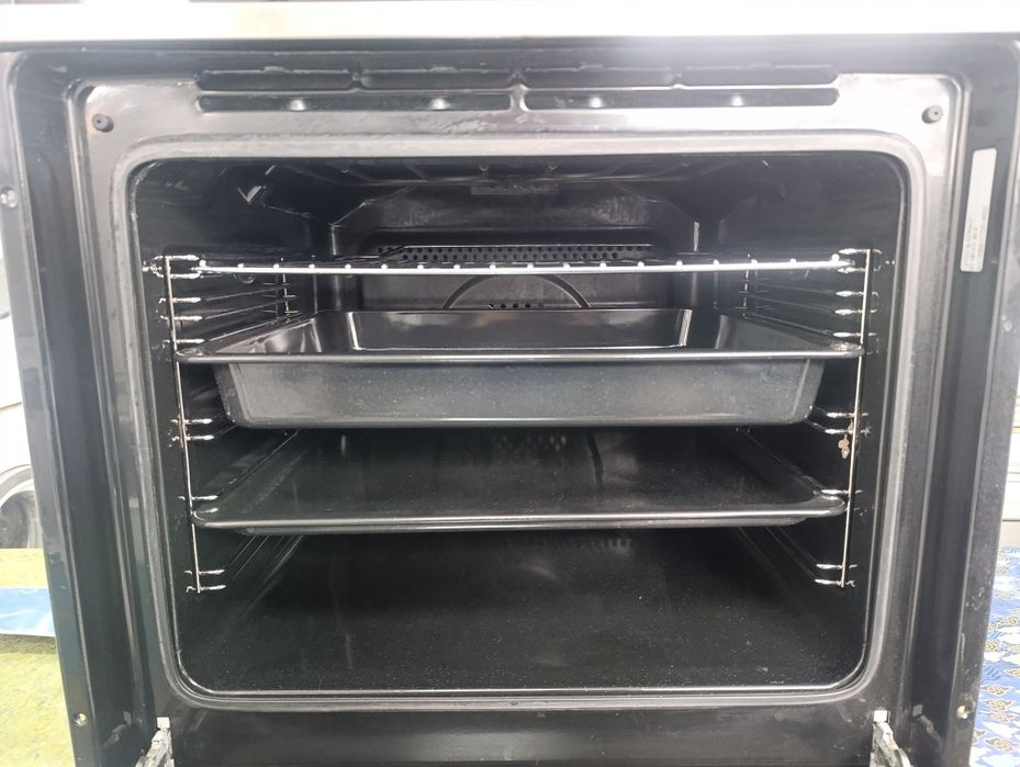 Фурна за вграждане Gram