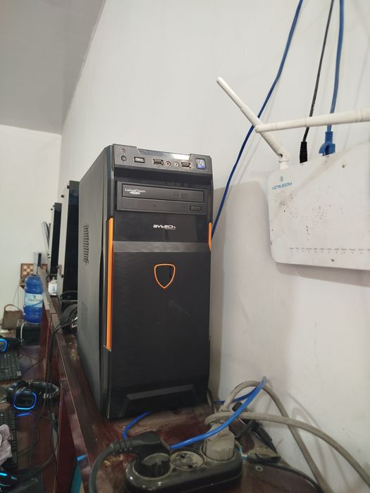 ofes uchun o'yin uchun kompyuter