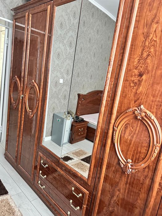 Продается спальный гарнитур