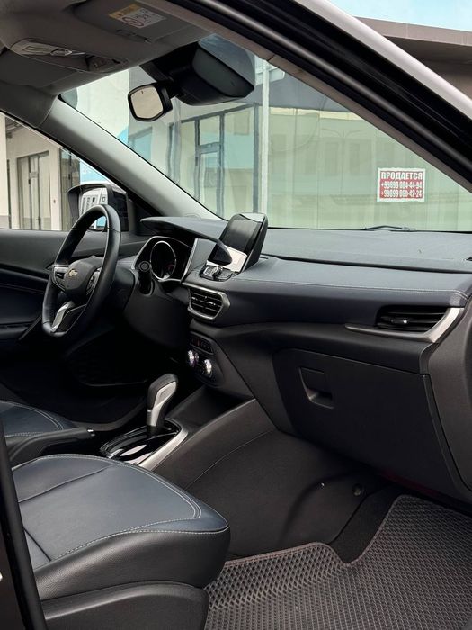 TRACKER 2 2023Yil PREMIER Avtomat Full Avto Keridit Bank orqali 1kunda