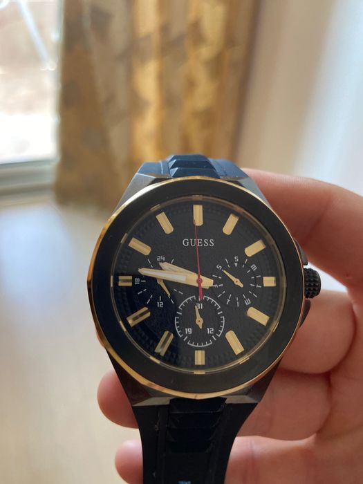 Нов Часовник Guess
