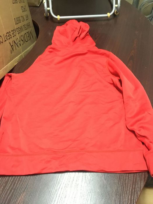 Тениски,блузи ,мъжки дрехи анцузи и други