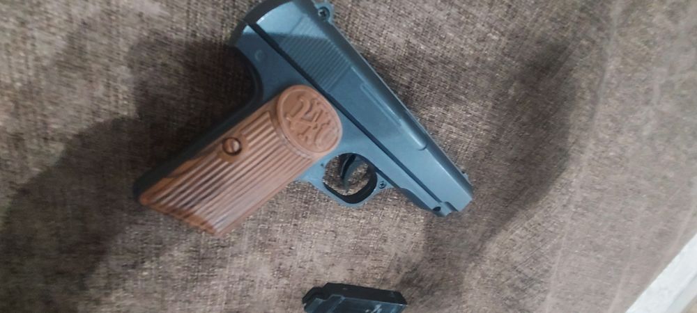 пистолет на пульках