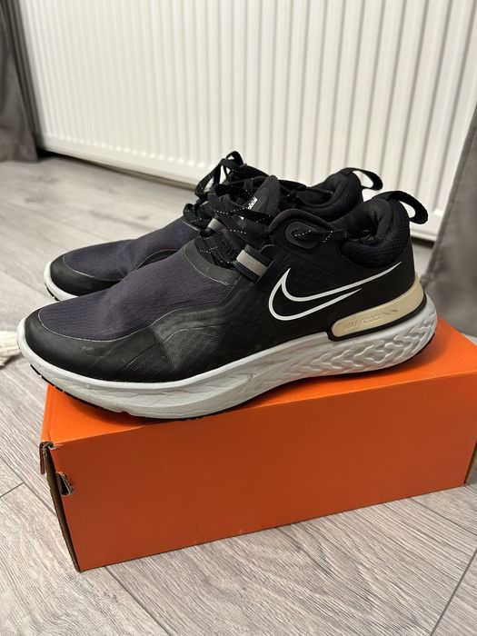 Дамски маратонки Nike