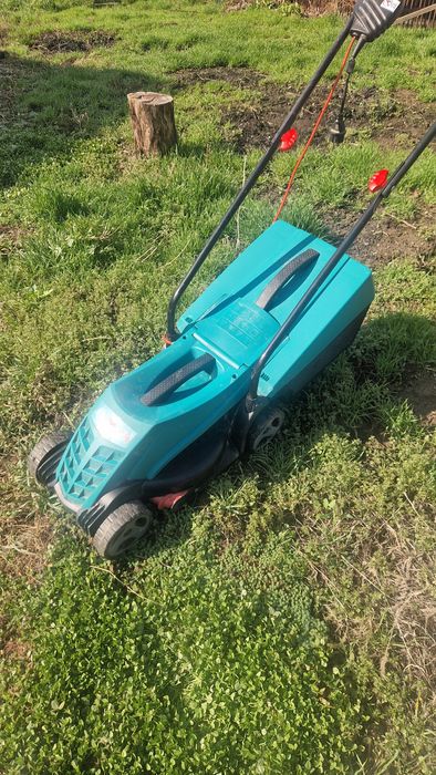 Продам газонокосилку