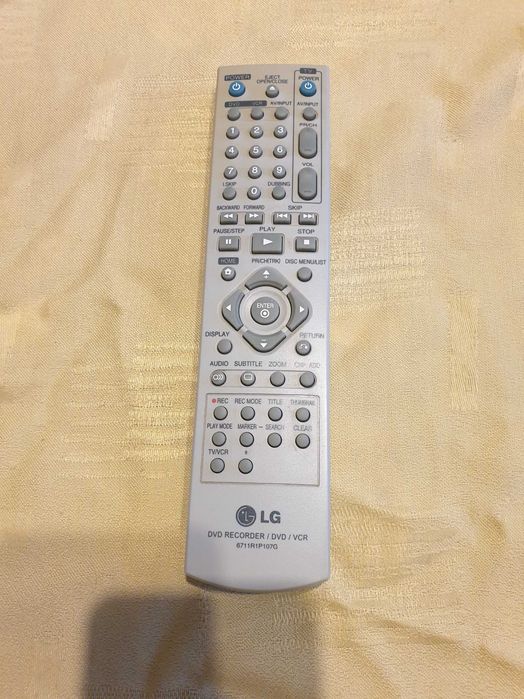 LG V290H HI FI STEREO DVD Плейър-VHS Рекордер, в отлично състояние!