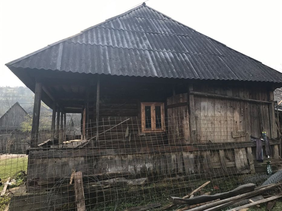Casa veche de vânzare
