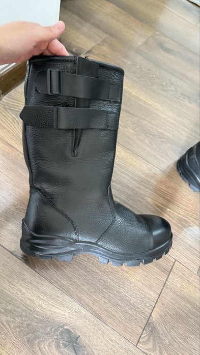 Қыстық қалың етік сатылады