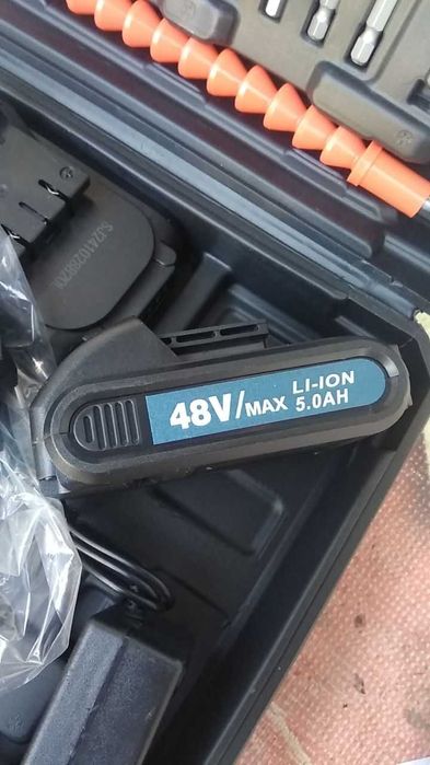 Шуруповерт новый в упаковке