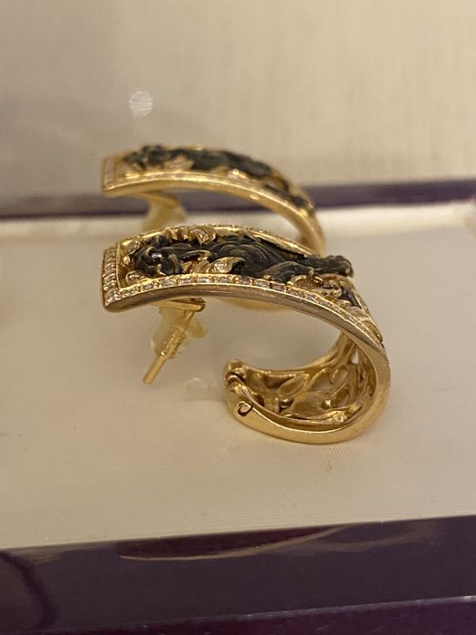 Золотые серьги с бриллиантами