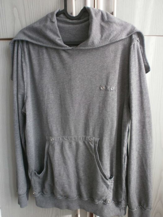 Нова черна спортна ватирана блуза с качулка-16лв