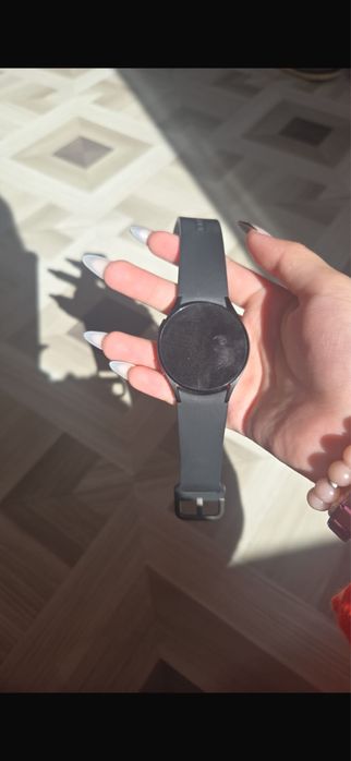 Продаю или обменяю samsung galaxy 4 classic  на apple watch