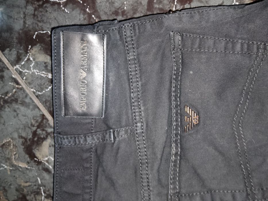 Тъмно сини дънки армани