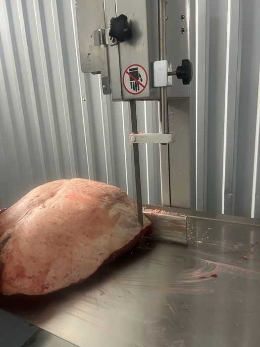 Услуги распил и разделка мясо изготовление шужук .ет бузу вакумировани