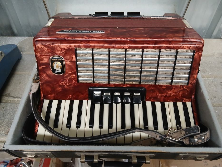 Акордеони различни