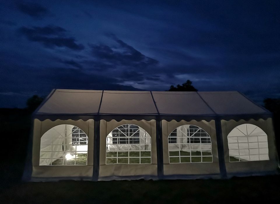 Cort, mese, scaune, decorațiuni de închiriat în Oradea și Bihor