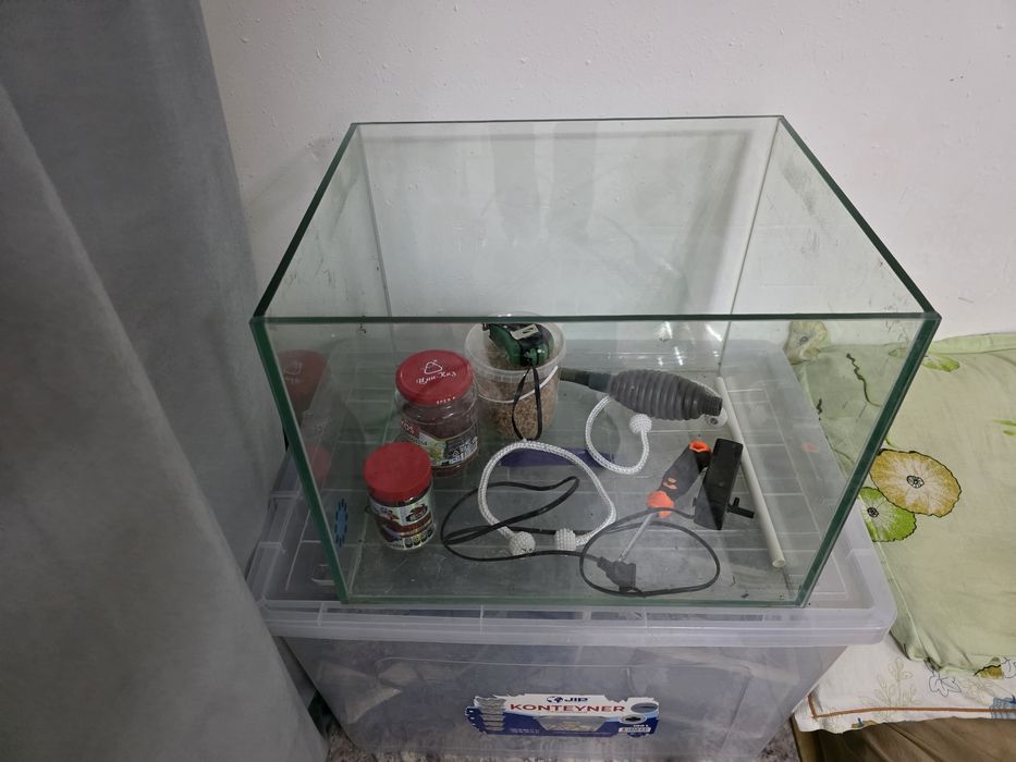 Продам авариумы 3 шт