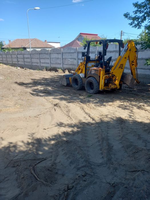 Închiriez Minibuldoexcavator