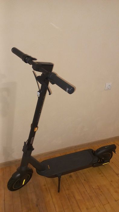 Електрическа тротинетка Segway Ninebot KickScooter MAX G2 E