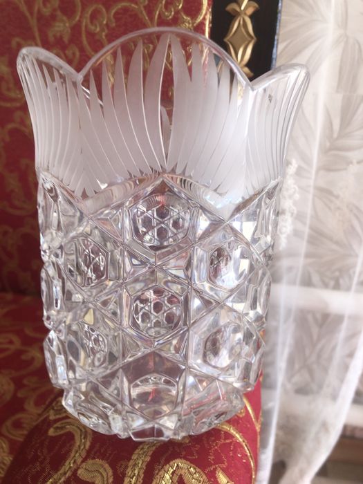 Хрустальная ваща для цветов