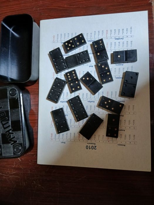 Доминр игра настольная .