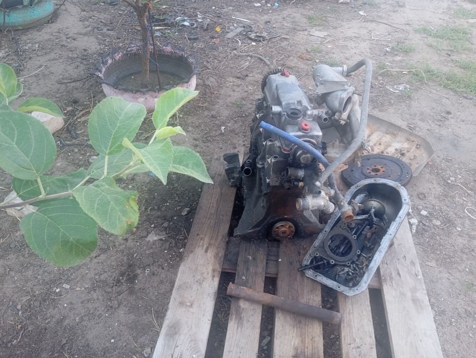 Продам запчасти на ваз 2115