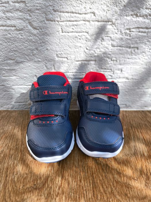 Нови детски маратонки Champion 22номер