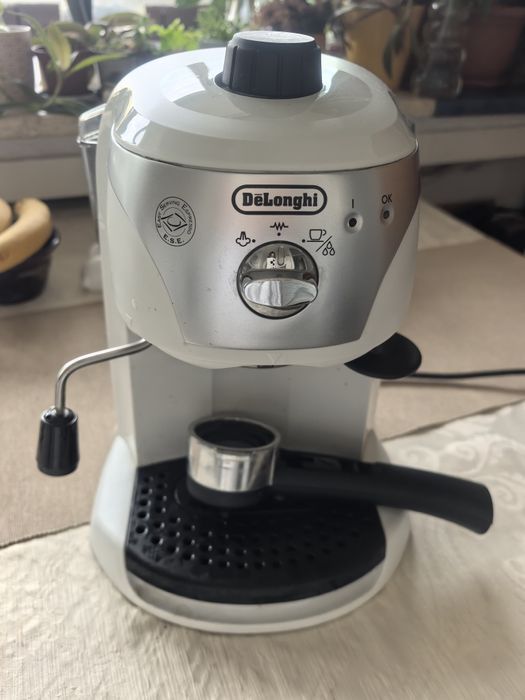 Еспресо машина DeLonghi EC221