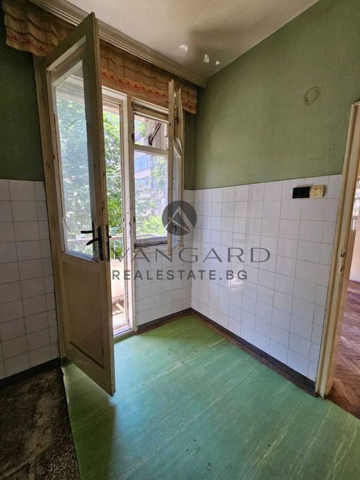 Продава се Тристаен апартамент в Пловдив, Център - 110 кв.м за 2055 €/кв.м - Снимка #7