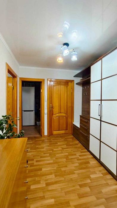 Продам 3 комнатную в 20 МКР!