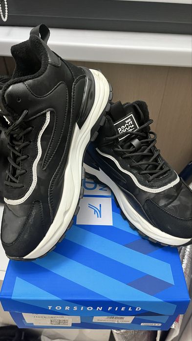 Кроссовки демисезонные