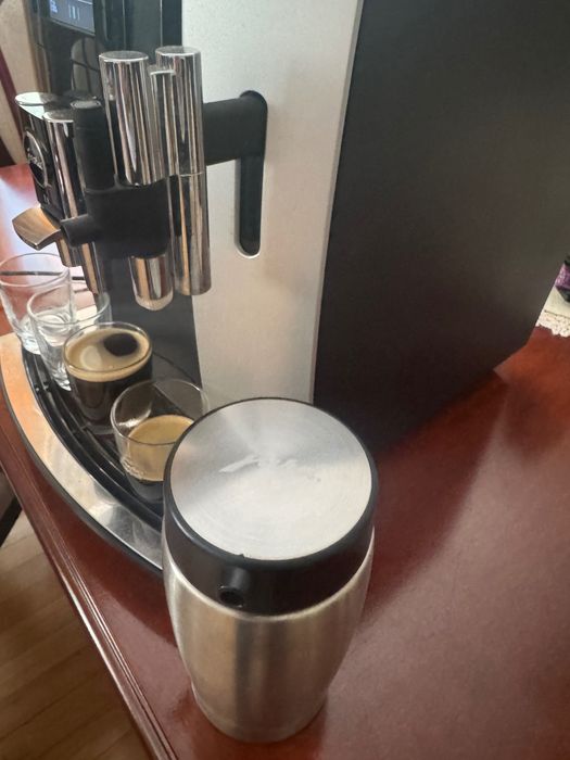 Espressor Jura E8