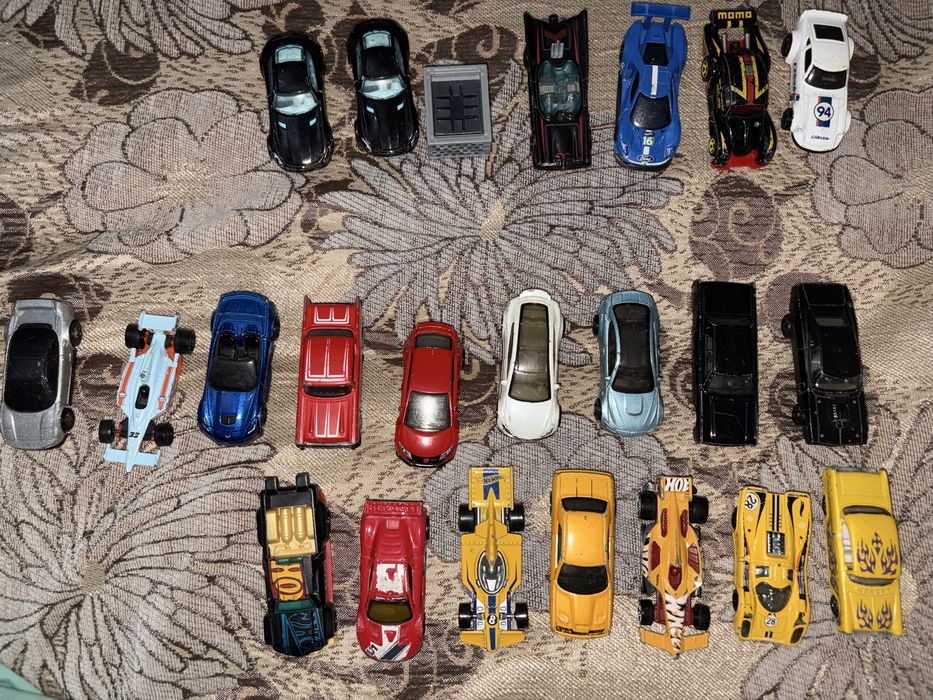 Машинки Hot Wheels