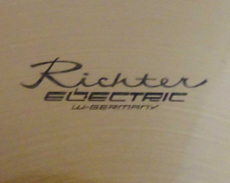 Немски бронзов стенен часовник Richter,перфектен.